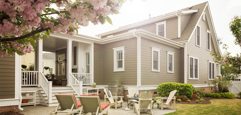 When to Install Vinyl Siding: How to Know When It's Time for a Siding Repair Project