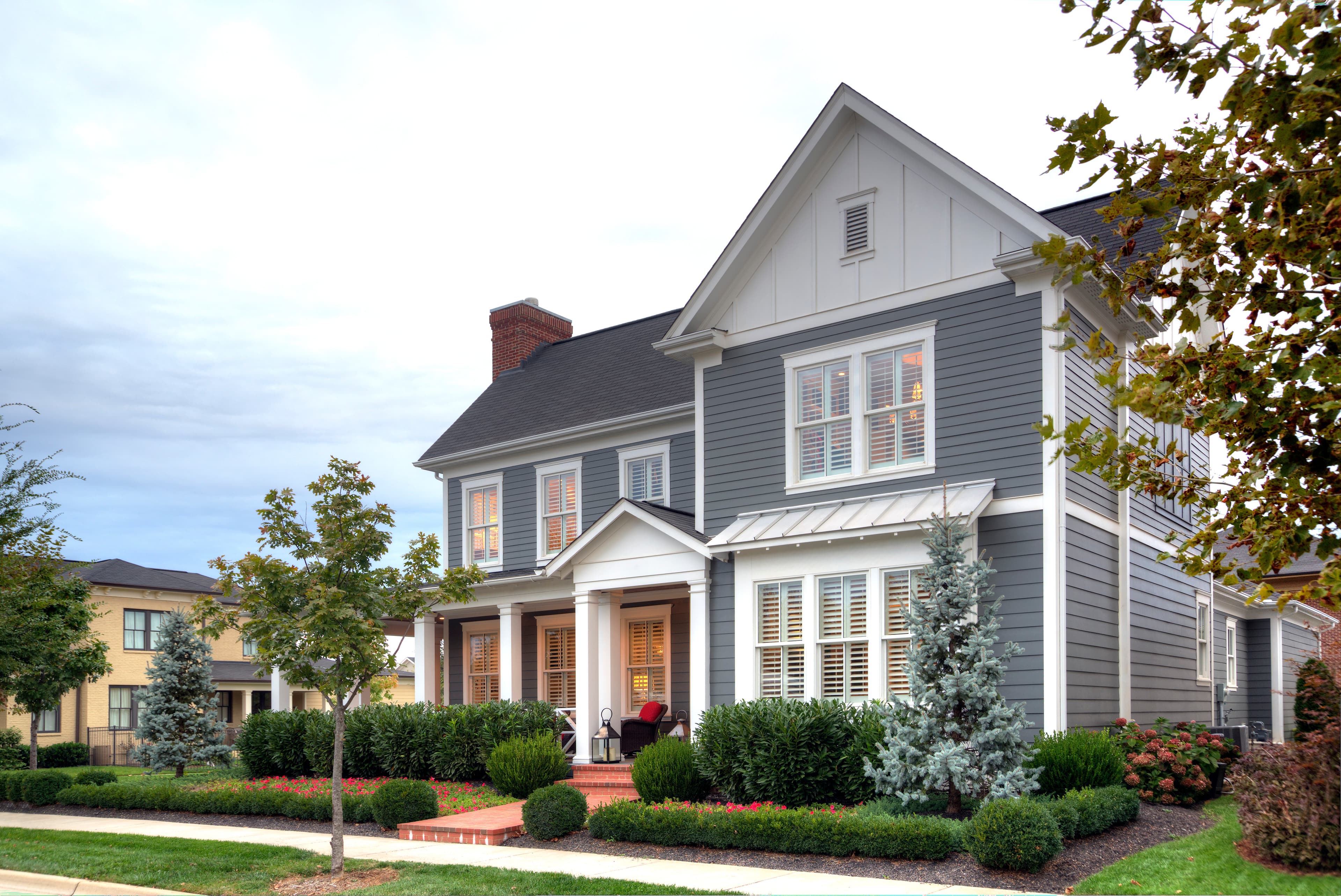 The most popular house colors to inspire your siding: West - Boothbay Blue The most popular house colors to inspire your siding: West - Boothbay Blue