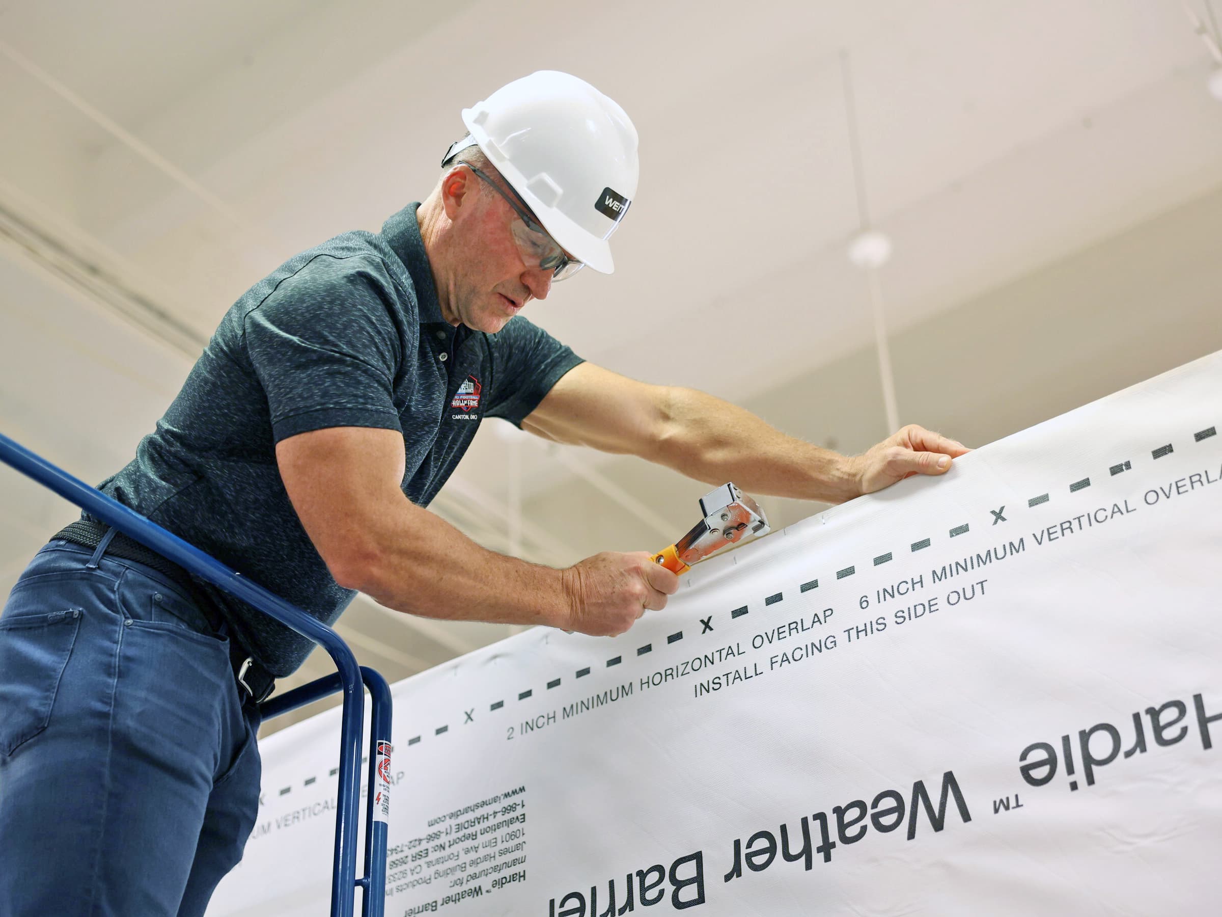 James Hardie, Pro Football Hall of Fame and PGA TOUR Champions team up with Seminole Ridge High School students
