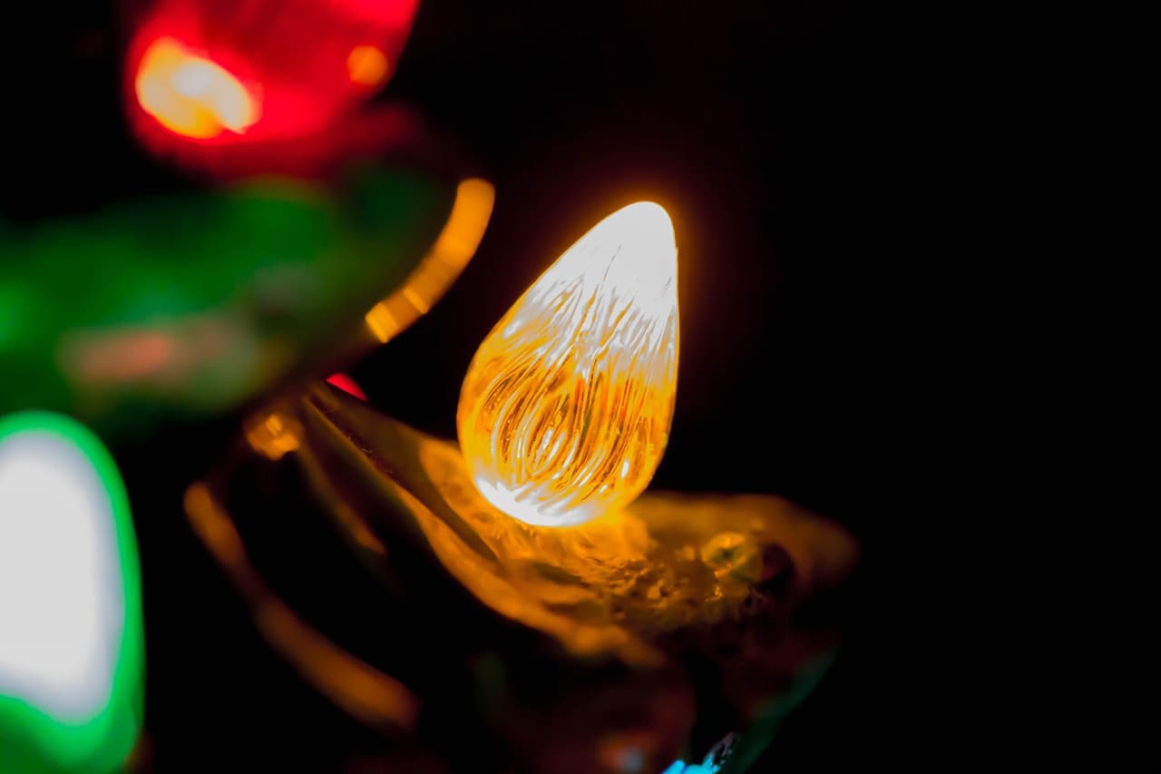 how-to-hang-christmas-lights-on-siding how to hang christmas lights on siding