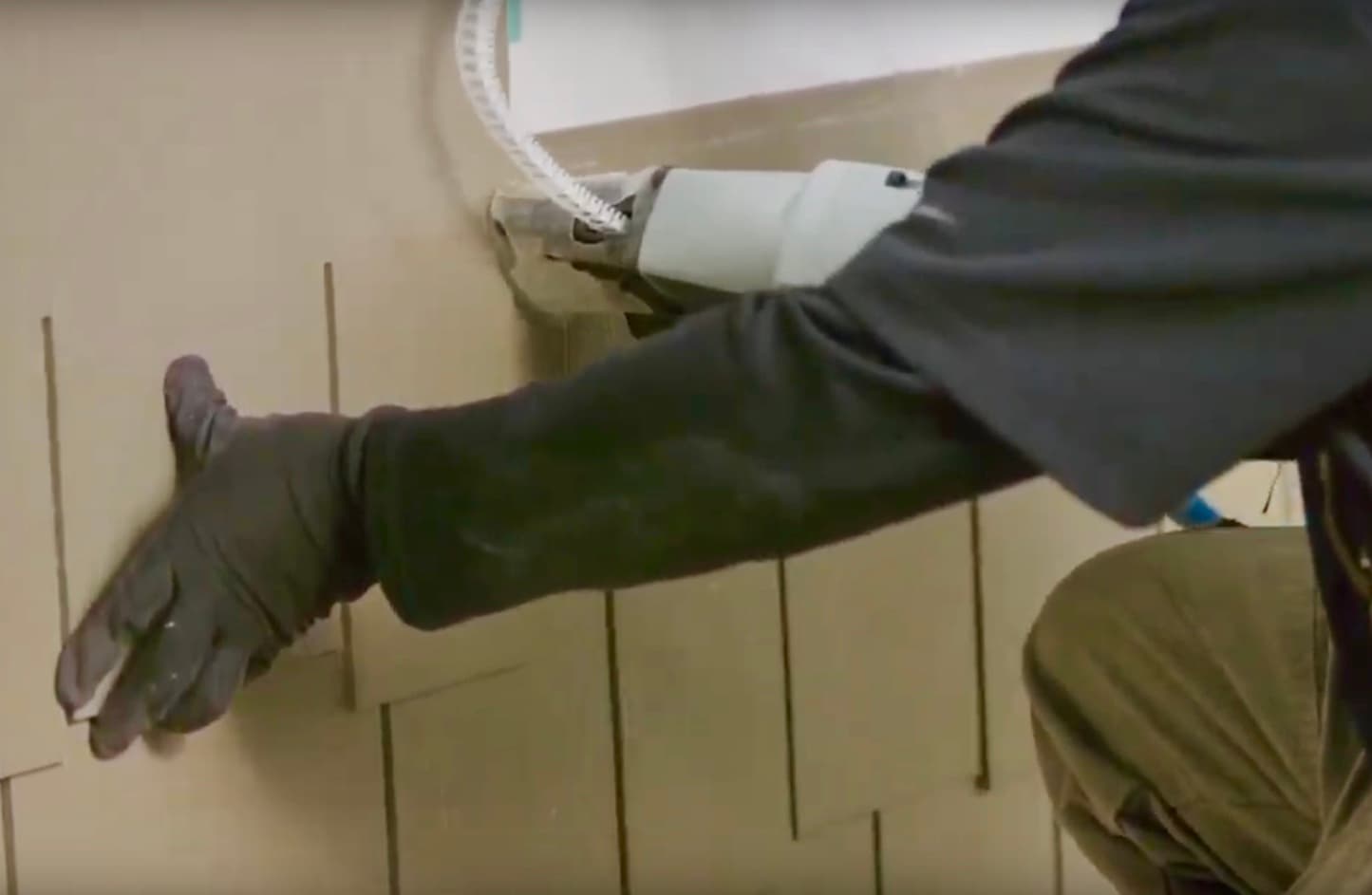 Staggerd Installation How to Install Staggered Edge Hardie® Shingle siding | James Hardie Pros